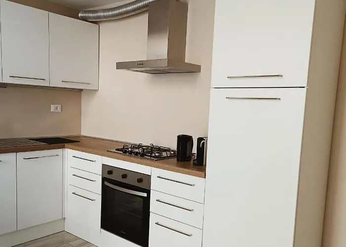 Yr Bocconi- Modern Loft, 3 Min Walk To Duomo Tram Dom wakacyjny *