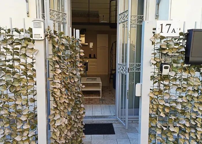 Dom wakacyjny Yr Bocconi- Modern Loft, 3 Min Walk To Duomo Tram Mediolan